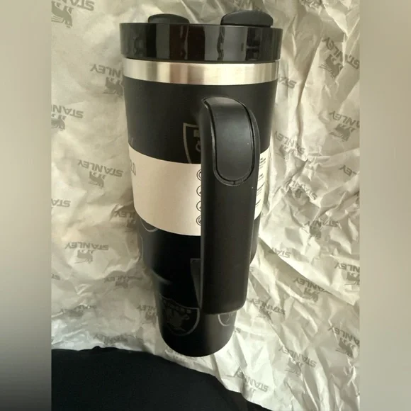 Raiders 40oz Tumbler - Picture 3 of 5